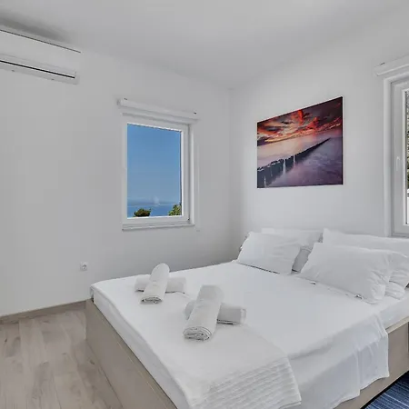 La Perla Villa