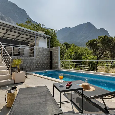 La Perla Villa *